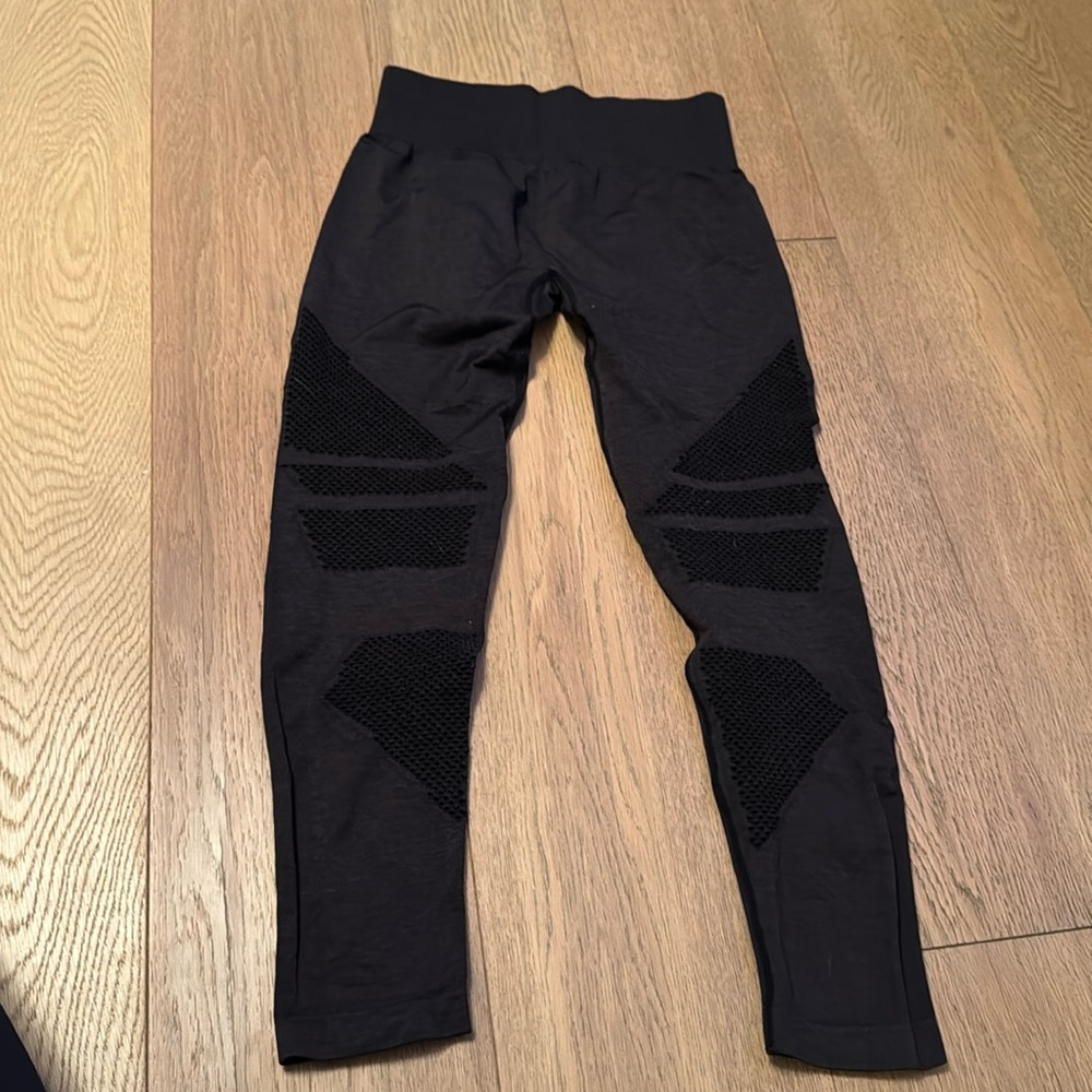 Workout leggings size medium